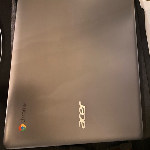 Chrome book acer laptop 2019 - Picture 2 of 2